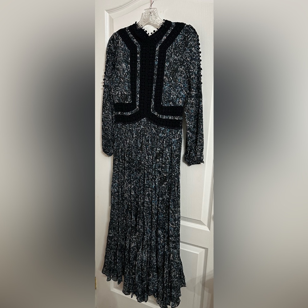 Black Floral Long-Sleeve Pleated Midi Dress